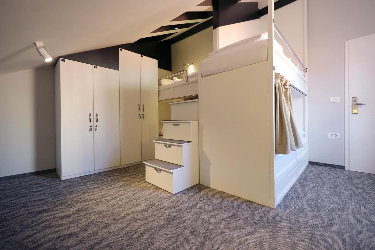 Downtown Boutique Hostel Zadar Ngoại thất bức ảnh