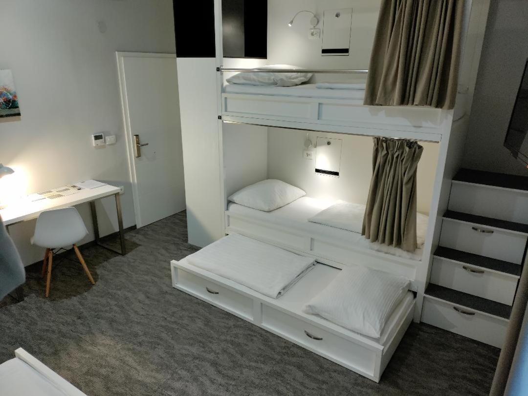 Downtown Boutique Hostel Zadar Ngoại thất bức ảnh
